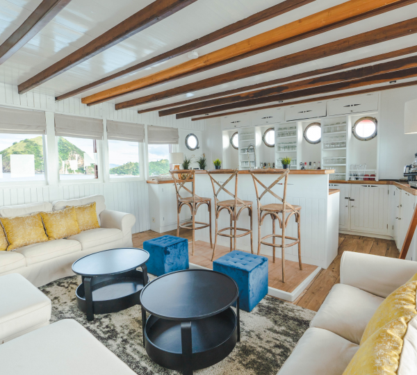 Interior Relaxation Area With Bar
