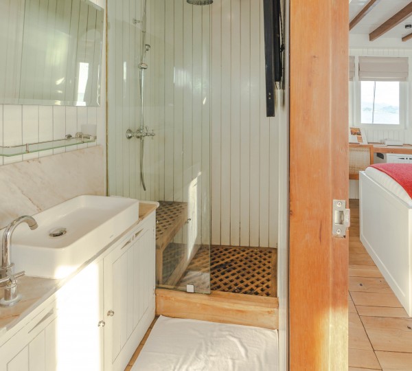 Double Cabin With Ensuite