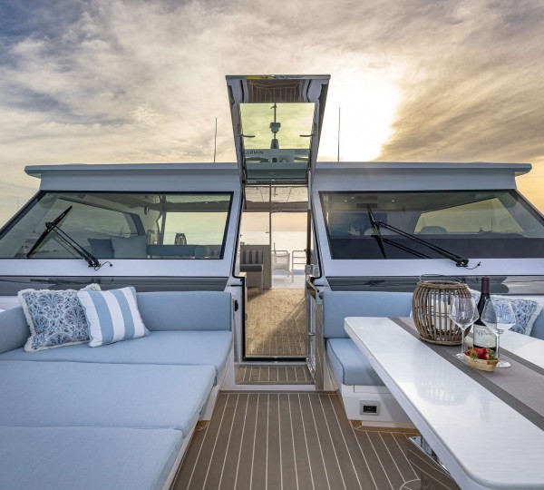 Bow Seating And Dining