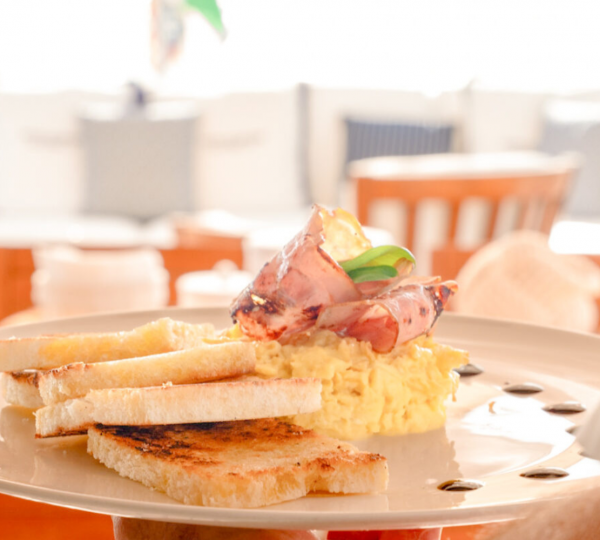 Opendeck Dining Area