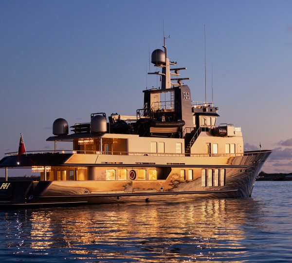 Luxury yacht RH THREE