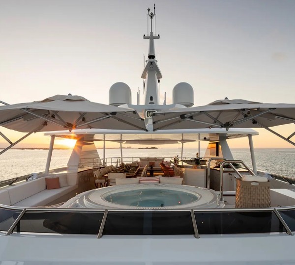 Sun Deck With Jacuzzi
