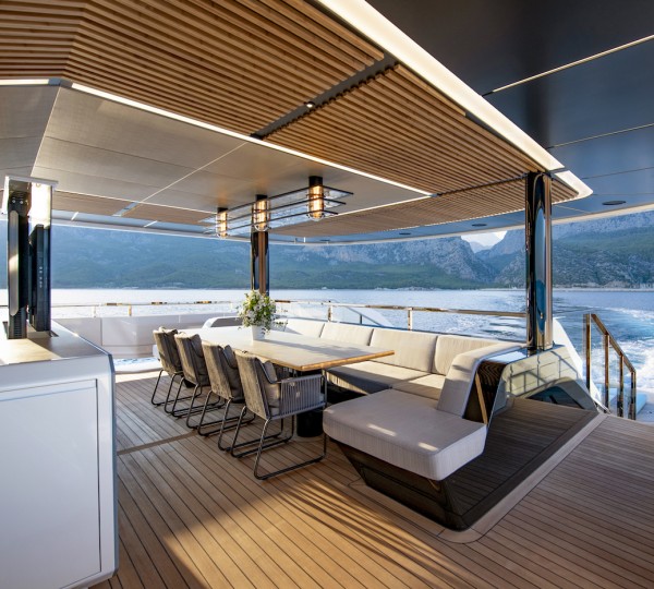 Aft Main Deck Seating