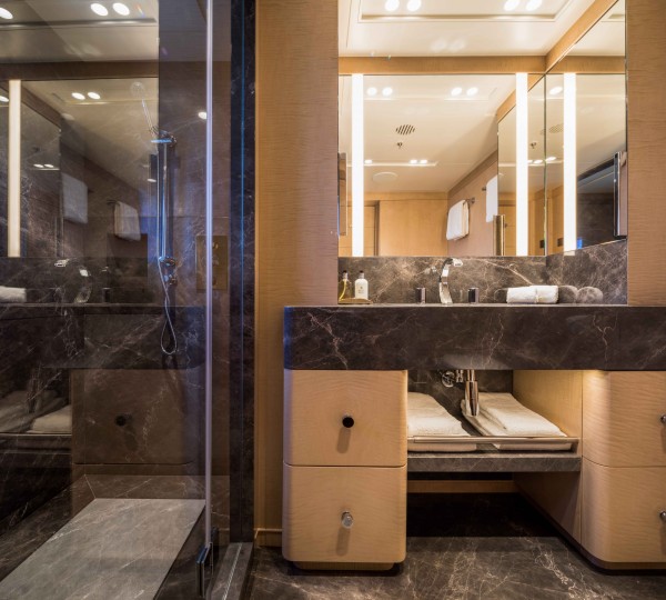 Guest Ensuite Bathroom