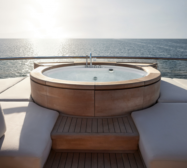 Sundeck Jacuzzi