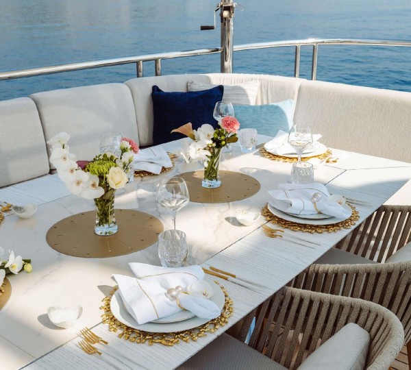 Al Fresco Dining Detail