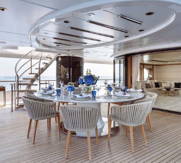 Al Fresco Dining Set Up