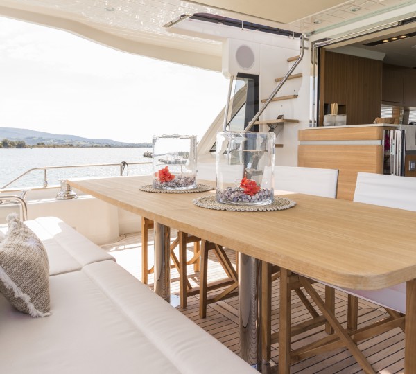 Aft Alfresco Dining Area