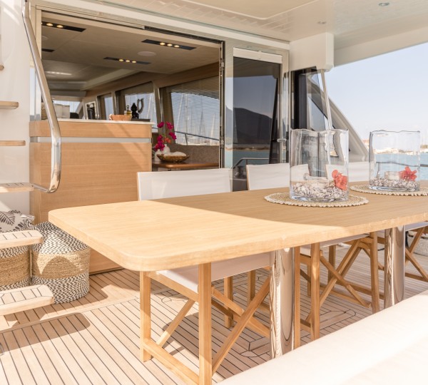 Alfresco Dining Area Aft