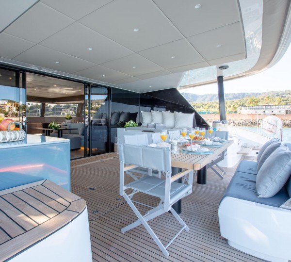 Aft Alfresco Dining Set Up