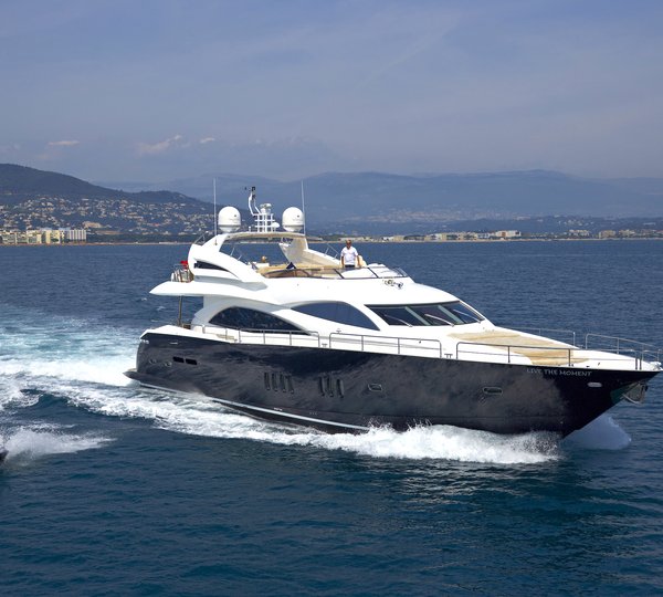 A Sunseeker 90 Motor Yacht - Sistership