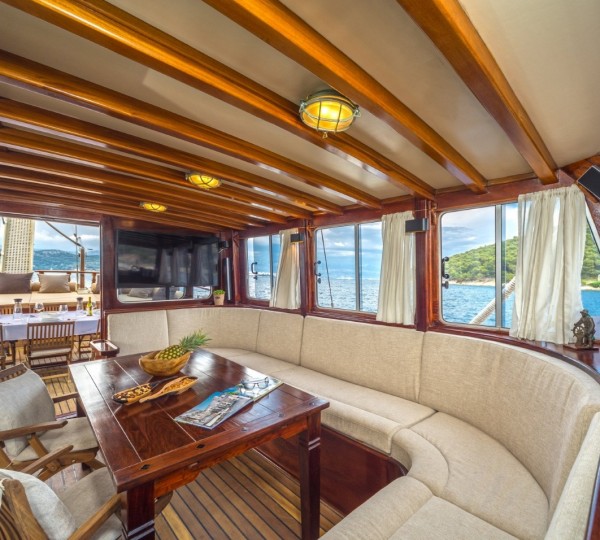 Exterior Relaxation Area With Dining