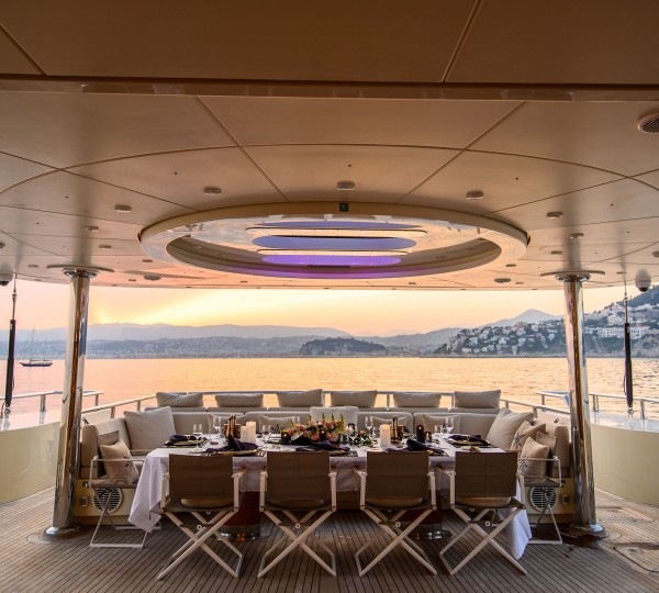 Aft Deck Alfresco Dining