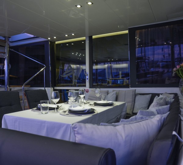 Main Deck Aft Dining
