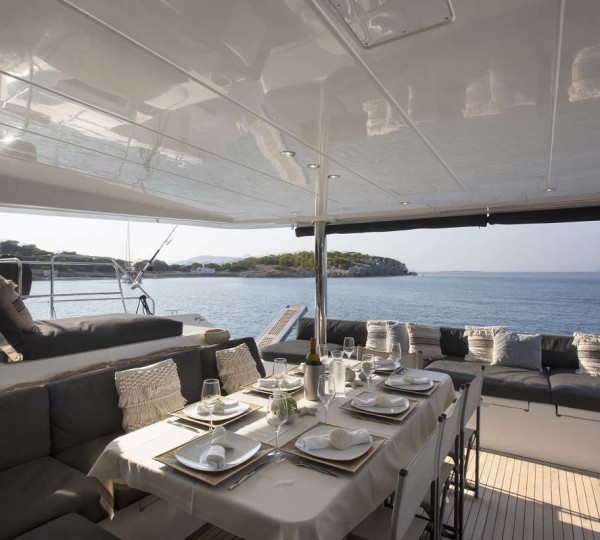 Al Fresco Dining Set Up