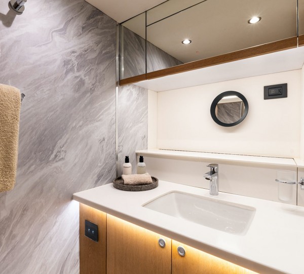 Ensuite Guest Bathroom