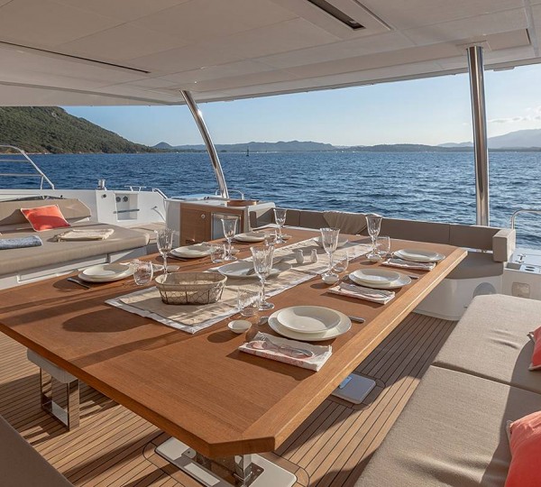 Main Deck Aft Dining