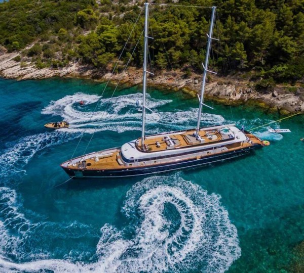 CLASE AZUL With Water Toys