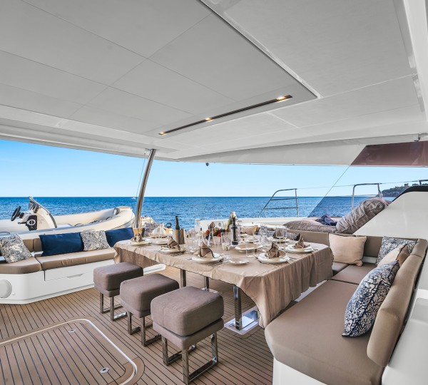 Aft Deck Dining Set Up