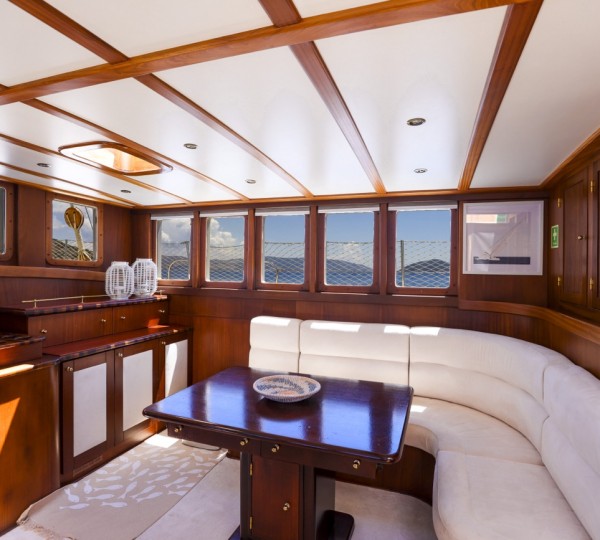 Main Salon Dining Setting