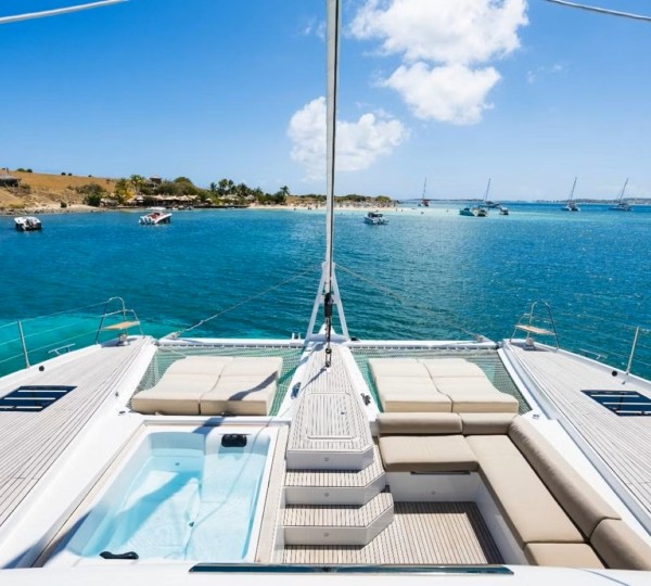 Exterior Relaxation Area With Bath