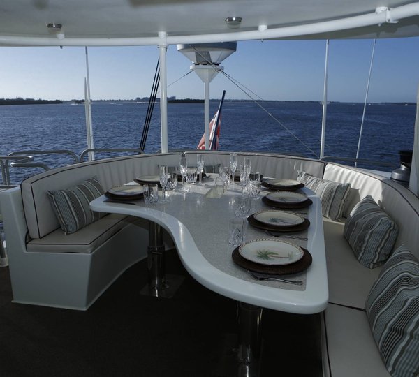 Alfresco Dining Set Up