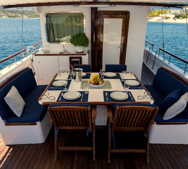 Alfresco Dining Table