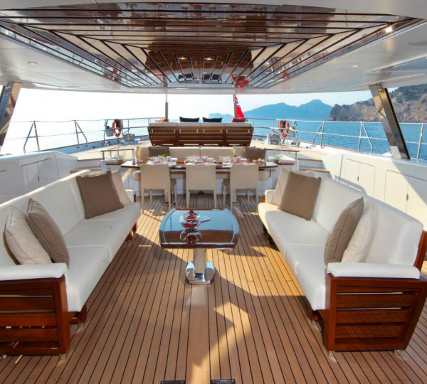 Opendeck Relaxation Area With Dining