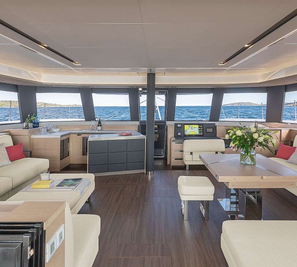 Saloon With Dining Area - sistership