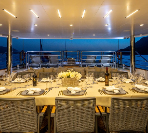 Main Deck Dining