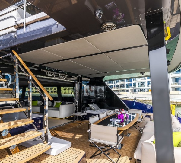 Main deck aft dining