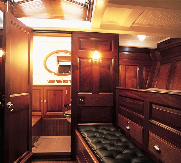 Twin Cabin With Bathroom