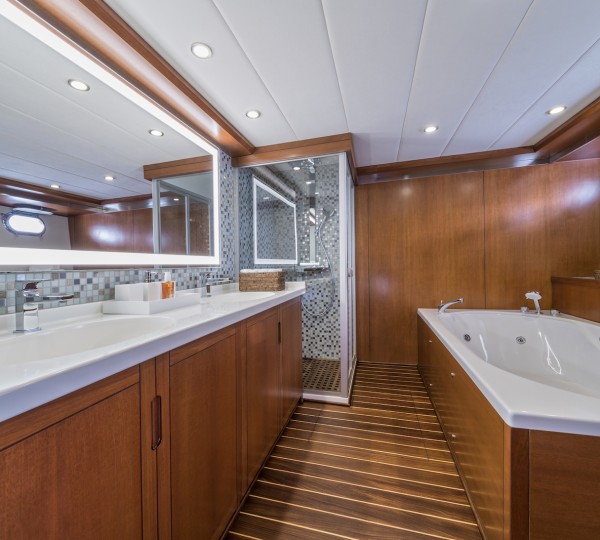 Master Ensuite Bathroom