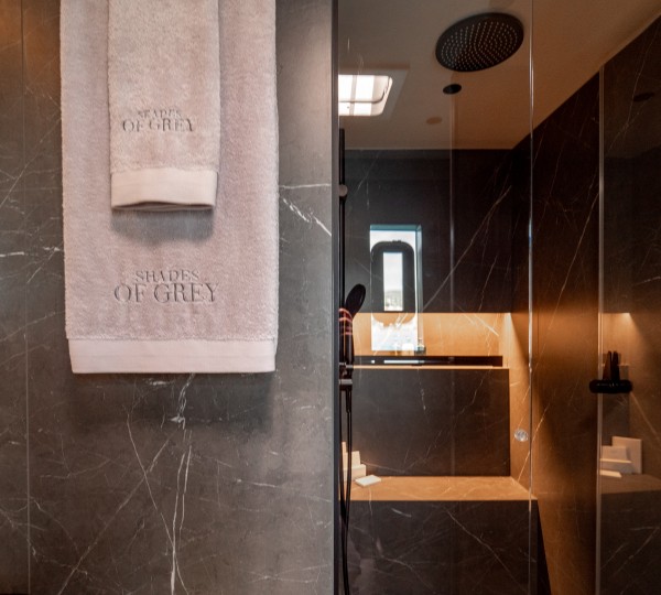 Ensuite Bathroom Detail