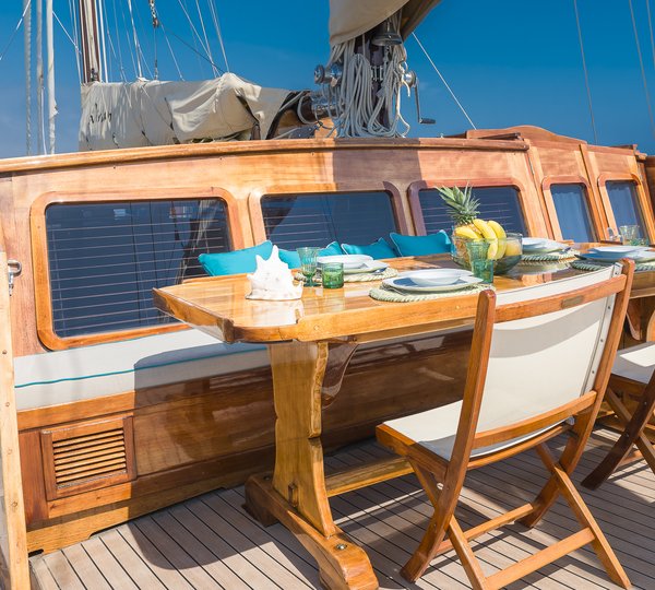 Alfresco Dining On Deck