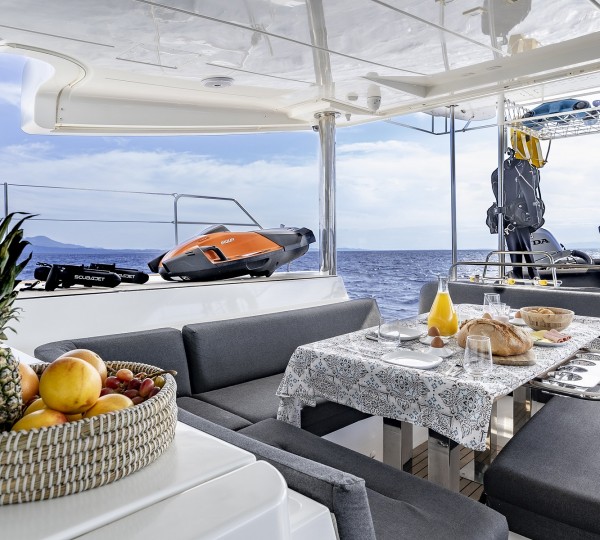 Main Deck Dining And Seating