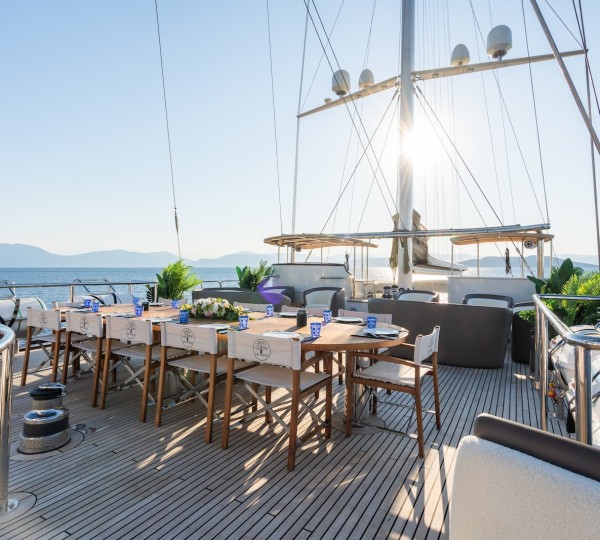 Deck Dining