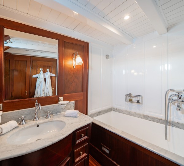 Ensuite Guest Bathroom