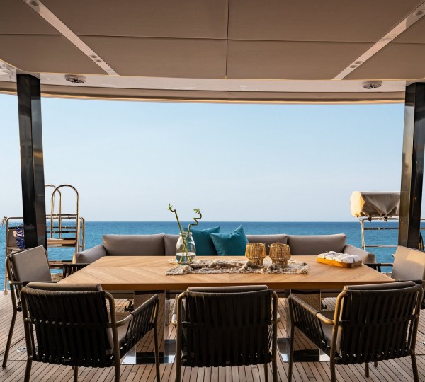 Main Deck Aft Dining