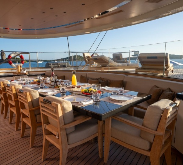 Opendeck Dining Area