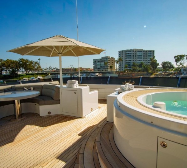 Exterior Sunbathing Area