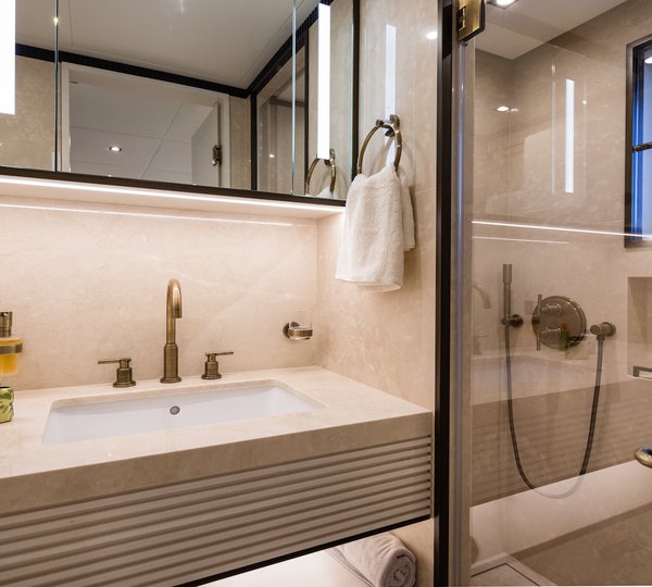 Guest Ensuite Bathroom