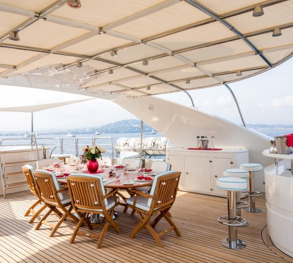 Alfresco Dining Set Up