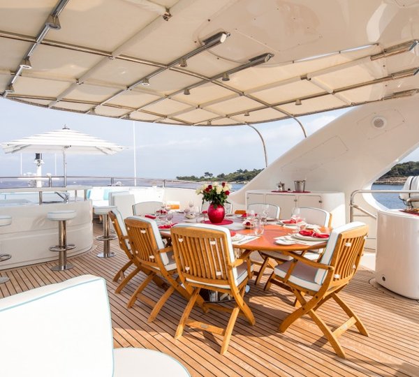 Dining Set Up Alfresco