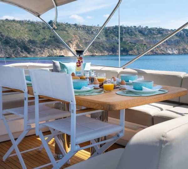 Exterior Relaxation Area With Dining