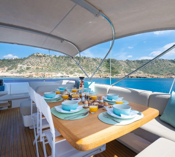 Exterior Relaxation Area With Dining