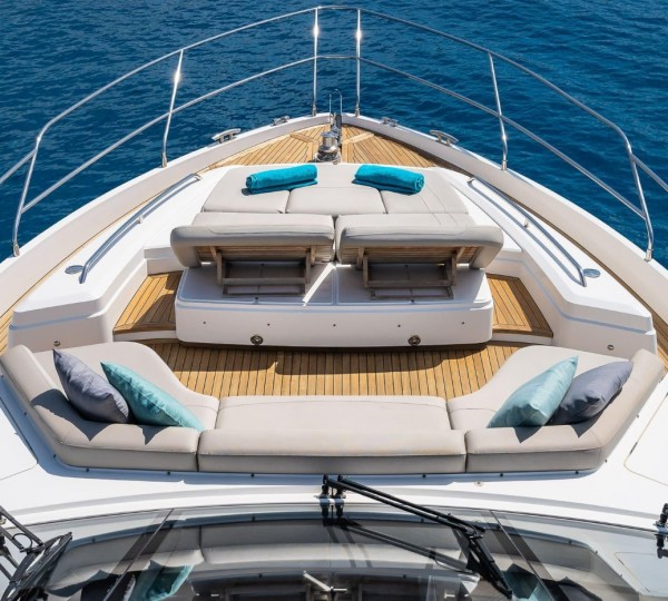 Foredeck Relaxation Area