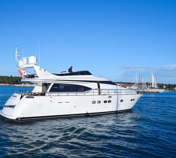 21m Maiora yacht SEA HEAVEN - Stern view