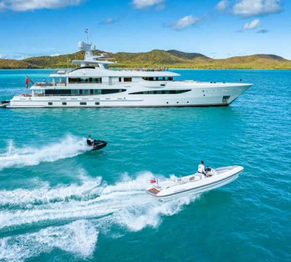 Luxuy Yacht-deep-blue