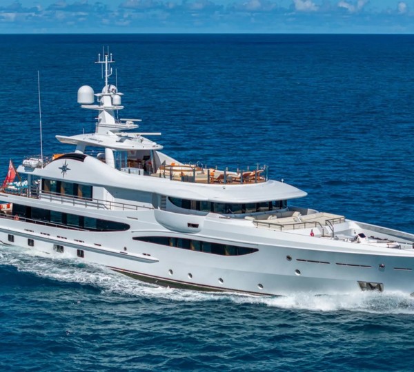 Motoryacht Deep Blue Running